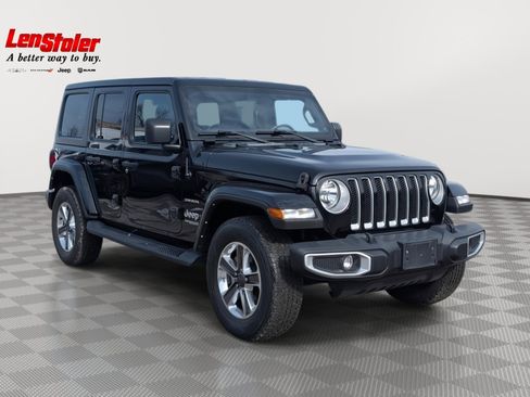 Used 2022 Jeep Wrangler Unlimited Sahara w/ Cold Weather Group image 7