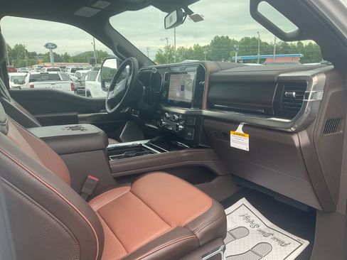 New 2026 Ford F350 King Ranch w/ FX4 Off-Road Package AWD/4WD image 11