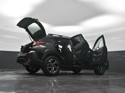 Used 2025 Subaru Crosstrek 2.5i Premium AWD/4WD image 37