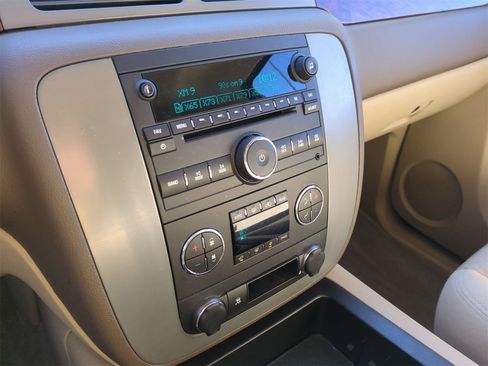 Certified 2011 GMC Yukon SLE image 13