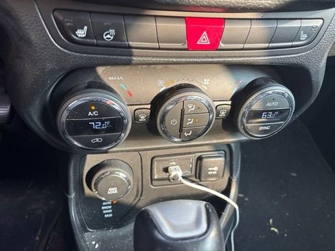 Used 2015 Jeep Renegade Limited w/ Safety & Security Group I AWD/4WD image 17