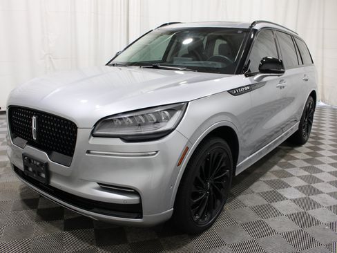 Used 2023 Lincoln Aviator Reserve w/ Equipment Group 201A AWD/4WD image 38