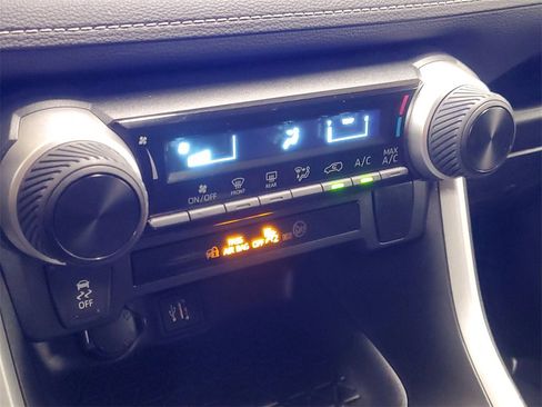 Used 2023 Toyota RAV4 LE image 26