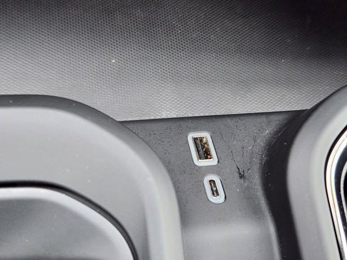 Used 2025 GMC Sierra 1500 AT4 w/ AT4 Premium Package image 16