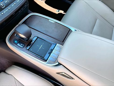 Used 2020 Lexus LS 500 w/ Accessory Package (Z2) RWD image 17