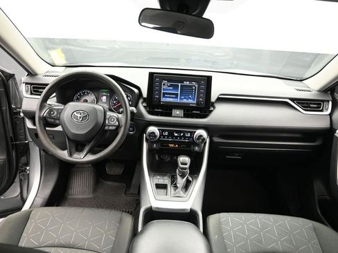 Used 2022 Toyota RAV4 XLE FWD image 18