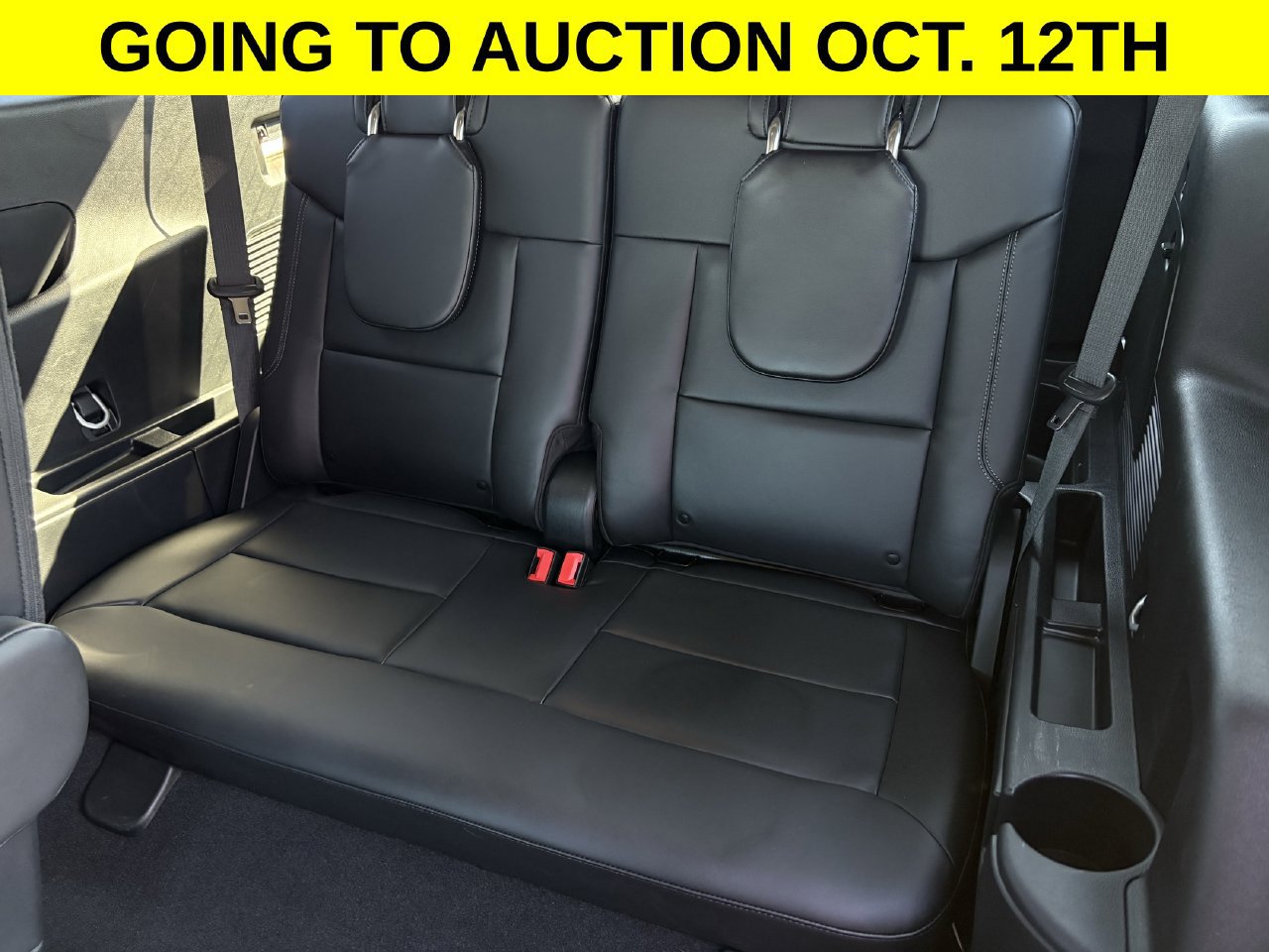 Used 2024 Ford Explorer XLT w/ Equipment Group 202A AWD/4WD image 27