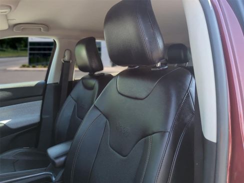 Used 2022 Jeep Compass Latitude AWD/4WD image 15