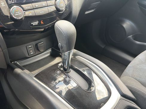 Used 2016 Nissan Rogue SV w/ SV Premium Package AWD/4WD image 20
