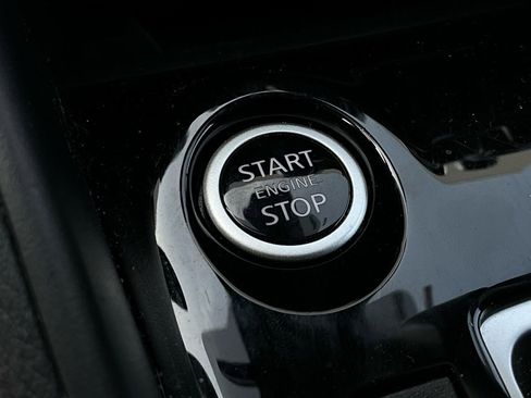 Used 2025 Nissan Versa SV image 21