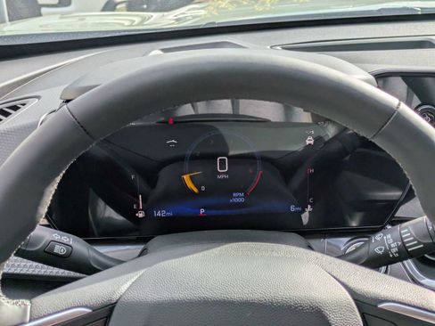 New 2026 Chevrolet Trax ACTIV w/ Sunroof Package FWD image 32