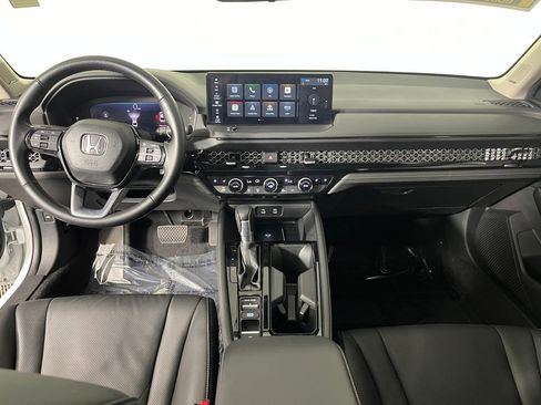 Used 2024 Honda Accord Touring image 18