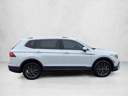 Certified 2023 Volkswagen Tiguan SE FWD image 4