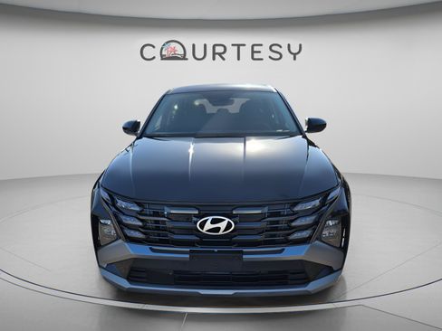 Certified 2025 Hyundai Tucson SE AWD/4WD image 9