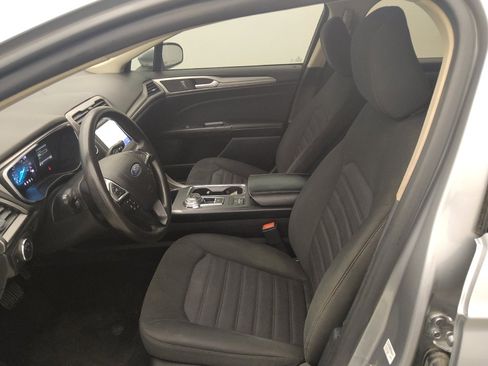 Used 2020 Ford Fusion SE FWD image 17