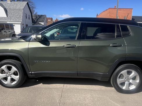 Used 2019 Jeep Compass Latitude w/ Cold Weather Group AWD/4WD image 13