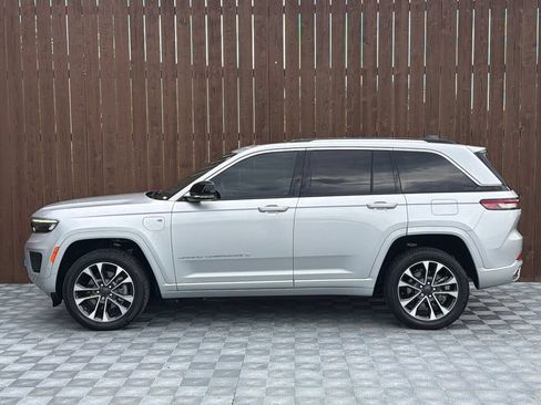 Used 2023 Jeep Grand Cherokee Overland AWD/4WD image 16