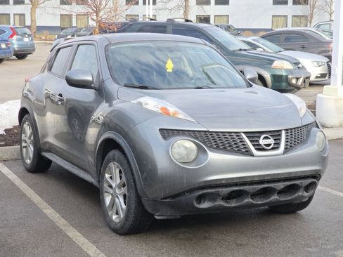 Used 2012 Nissan Juke SV image 2
