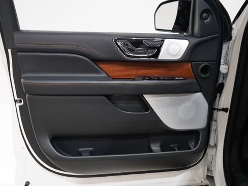 Used 2023 Lincoln Navigator Black Label image 17