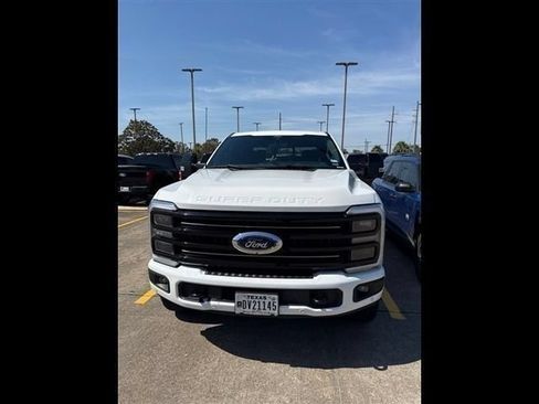 Used 2025 Ford F250 Platinum w/ FX4 Off-Road Package AWD/4WD image 2