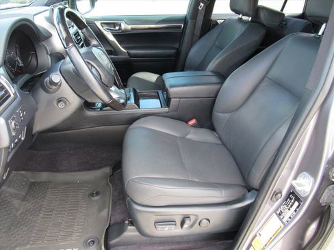 Used 2022 Lexus GX 460 Premium w/ Premium Package image 17