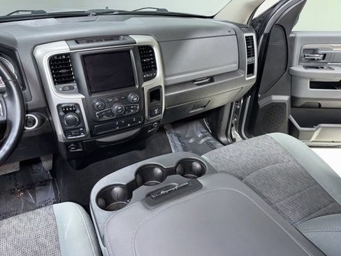Used 2020 RAM 1500 Classic SLT w/ Luxury Group image 24
