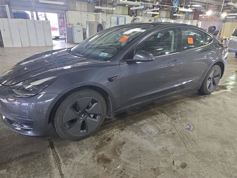 Used 2023 Tesla Model 3 Standard Range RWD image 4