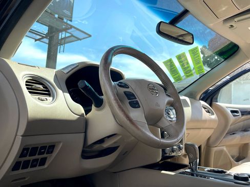 Used 2014 Nissan Pathfinder SL w/ SL Tech Package image 13