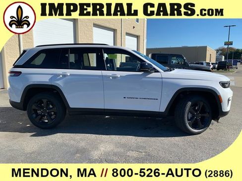New 2025 Jeep Grand Cherokee Limited w/ Luxury Tech Group II image 17