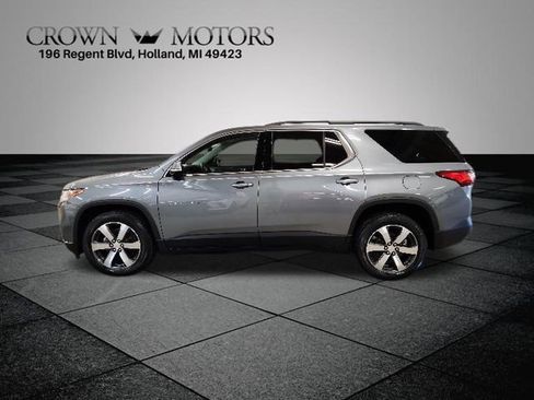 Used 2020 Chevrolet Traverse LT w/ LT Premium Package AWD/4WD image 6