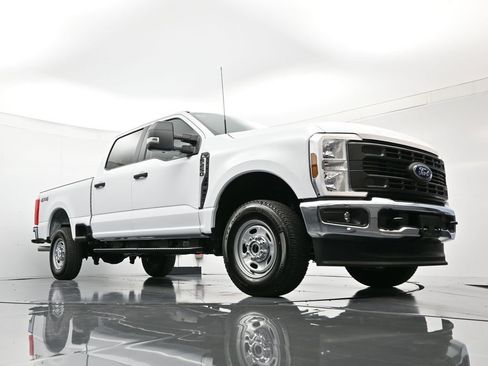 New 2026 Ford F250 XL w/ XL Chrome Package AWD/4WD image 40