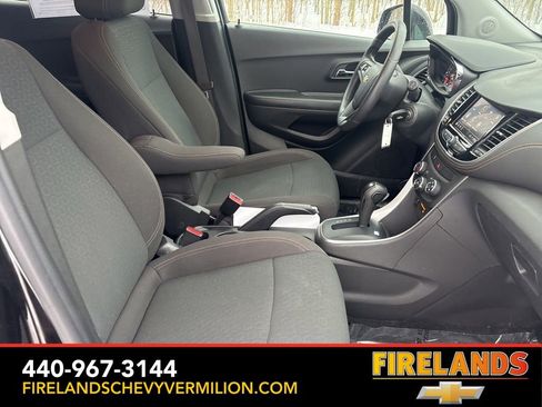 Certified 2022 Chevrolet Trax LS w/ Tint and Cruise Package image 28