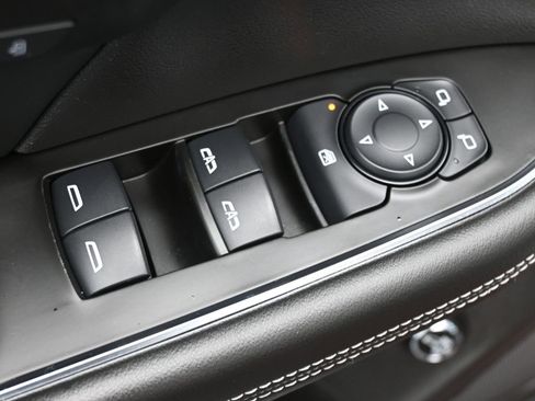 Used 2021 Buick Envision Essence image 10