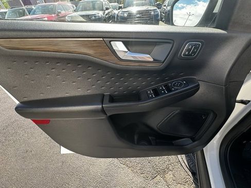 Used 2020 Ford Escape Titanium w/ Titanium Premium Package 2.0 image 32