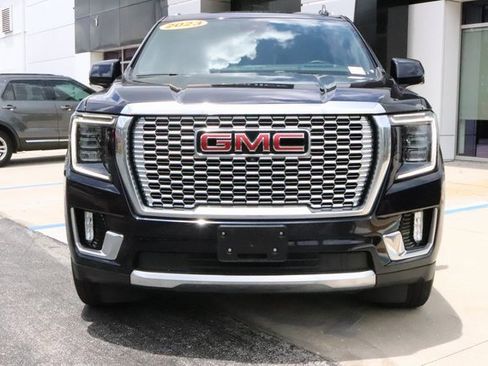 Used 2023 GMC Yukon Denali image 2