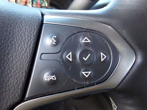 Used 2016 Chevrolet Suburban LT image 60