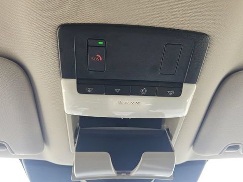 Used 2025 Nissan Pathfinder SV FWD image 42