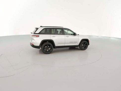 New 2025 Jeep Grand Cherokee Limited w/ Black Appearance Package image 13