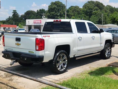Used 2018 Chevrolet Silverado 1500 High Country AWD/4WD image 3
