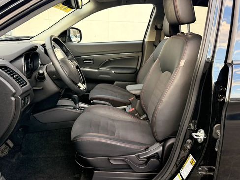 Used 2025 Mitsubishi Outlander Sport SE AWD/4WD image 12