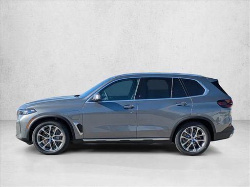 Used 2026 BMW X5 xDrive50e w/ Executive Package AWD/4WD image 5