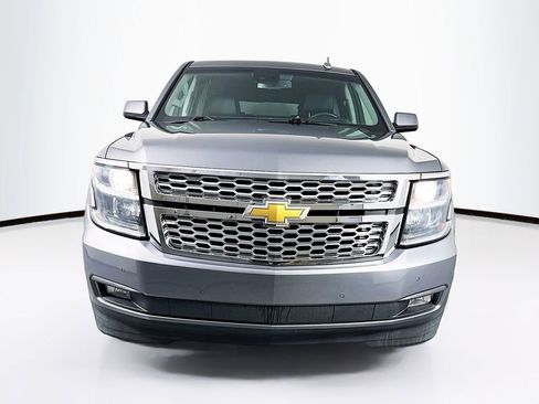Used 2018 Chevrolet Suburban LT image 2