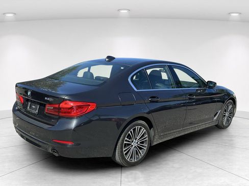 Used 2020 BMW 530i xDrive w/ Premium Package AWD/4WD image 4