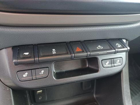 Used 2017 Chevrolet Colorado Z71 image 12