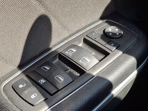 Used 2023 Dodge Charger SXT RWD image 25