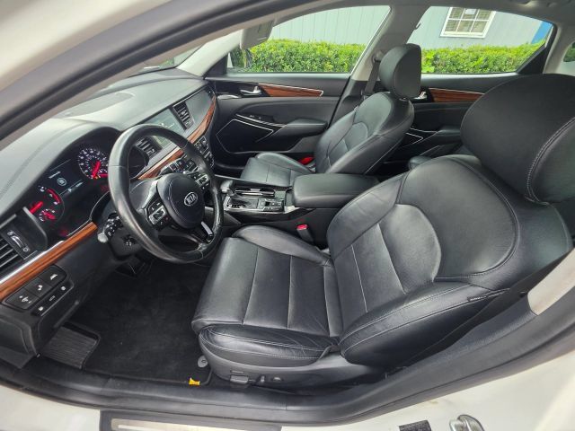 Used 2017 Kia Cadenza Technology FWD image 12