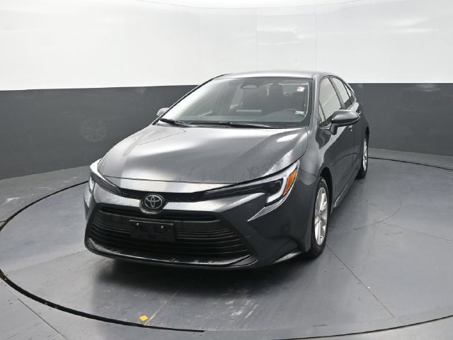 Used 2026 Toyota Corolla LE w/ LE Premium Package FWD image 2