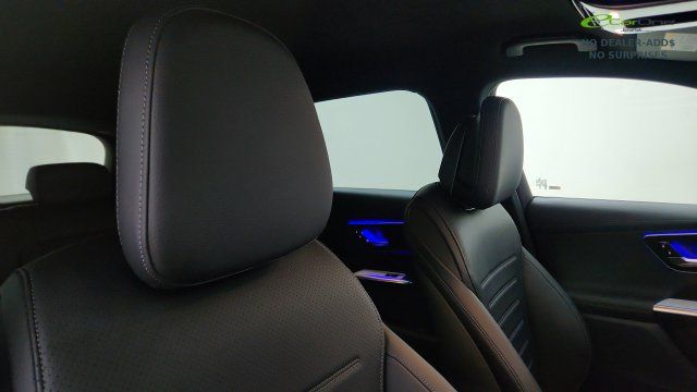 Used 2025 Mercedes-Benz GLC 300 4MATIC image 36