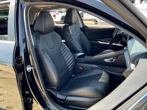 Used 2021 Hyundai Elantra Limited FWD image 9