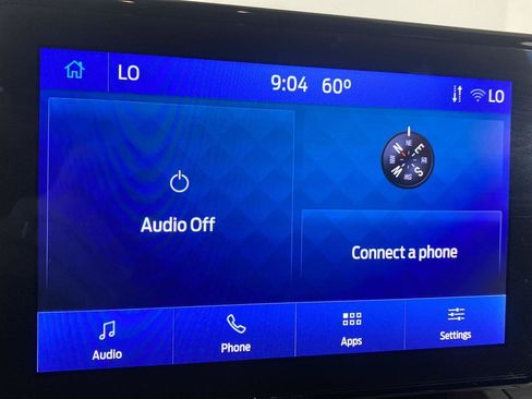 Used 2022 Ford Explorer XLT AWD/4WD image 3